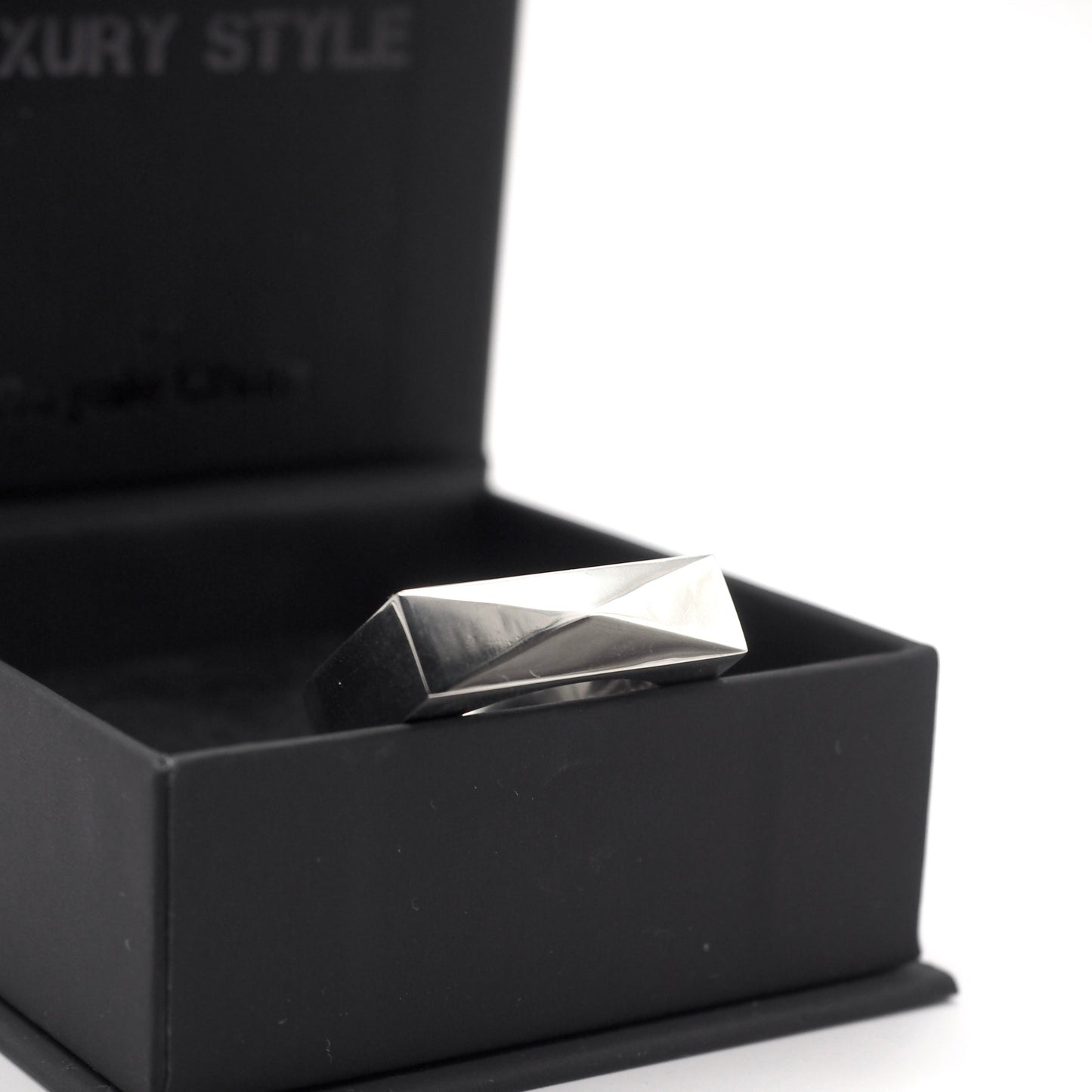Ring «DOMINION»