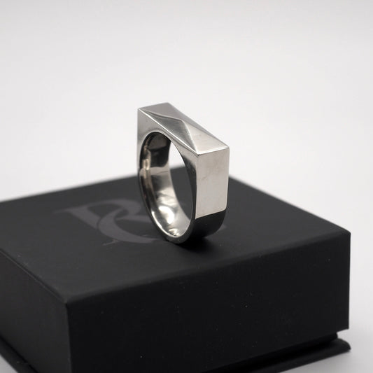 Ring «DOMINION»