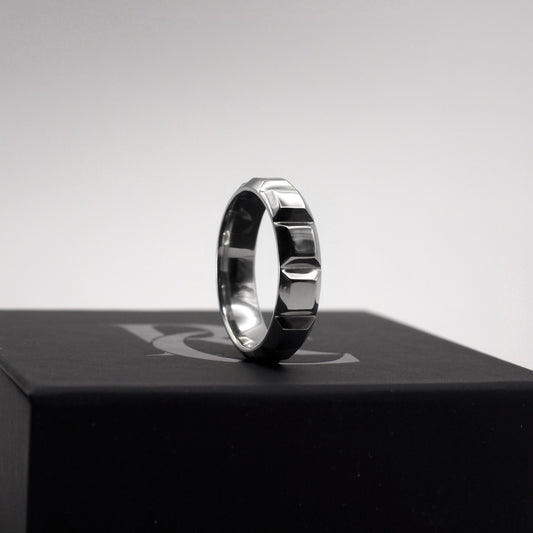 Ring «QUANTUM»