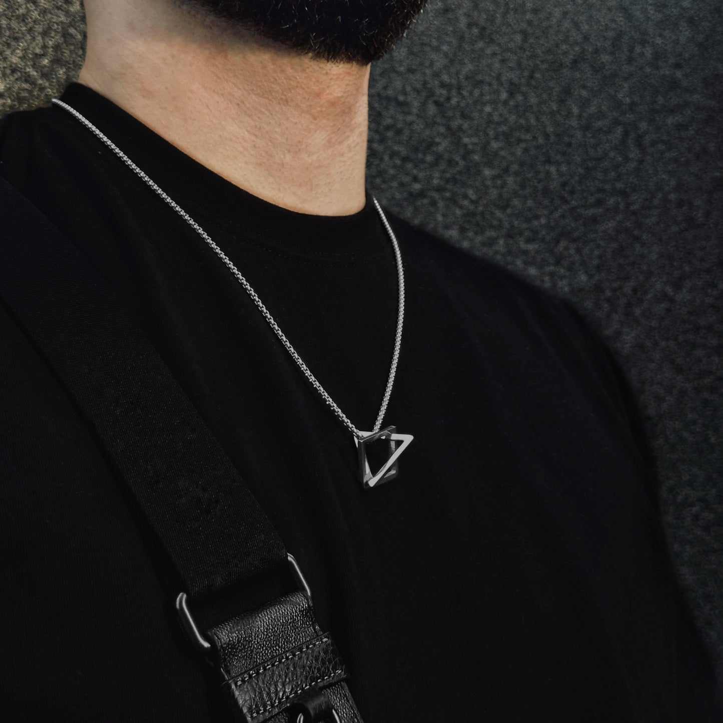 Neck pendant «TRIGON»