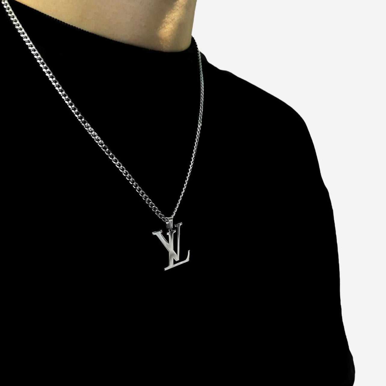 Neck pendant «LOUIS VUITTON»