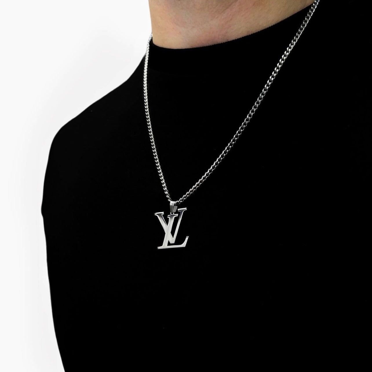 Neck pendant «LOUIS VUITTON»